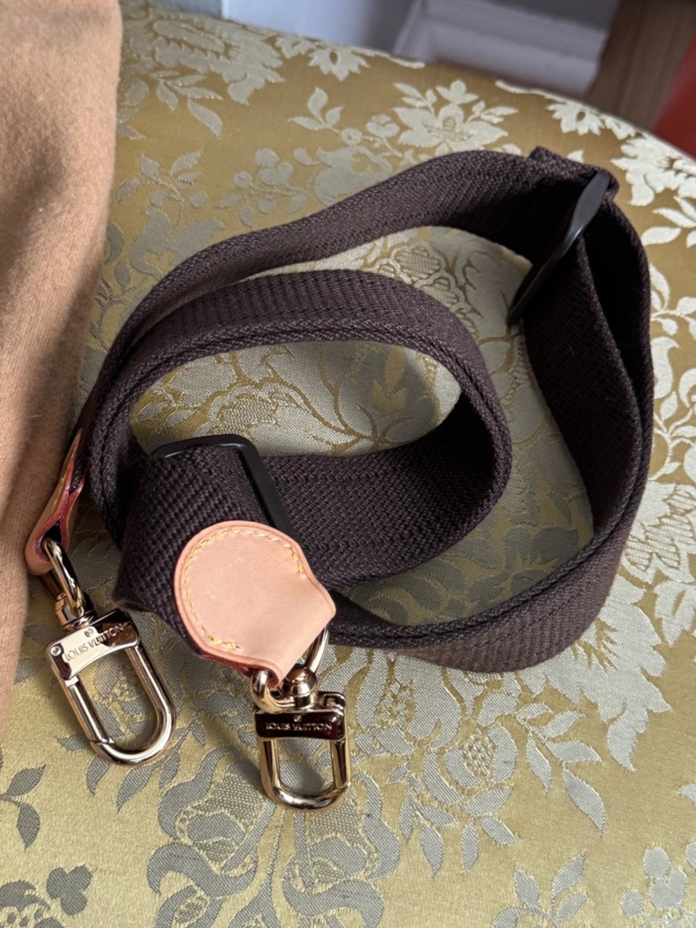 Louis Vuitton Monogram Alize Weekender - Picture 10 of 16
